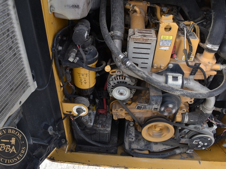 2017-caterpillar-259d-image-33