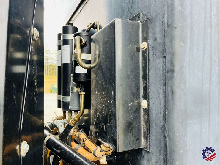 2010-caterpillar-120m-image-120