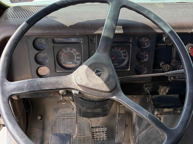 1988-international-10-image-15