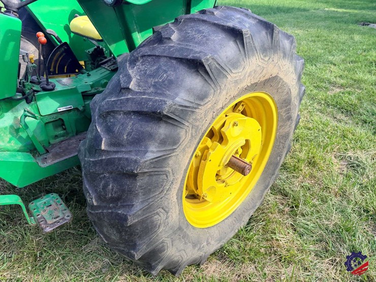john-deere-2640-image-16