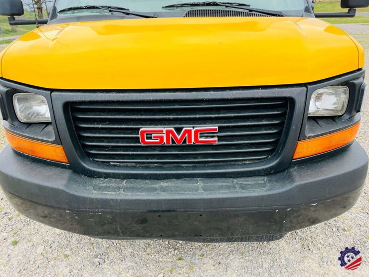 2009-gmc-savana-s/a-enclosed-roadside-service-truck-image-13