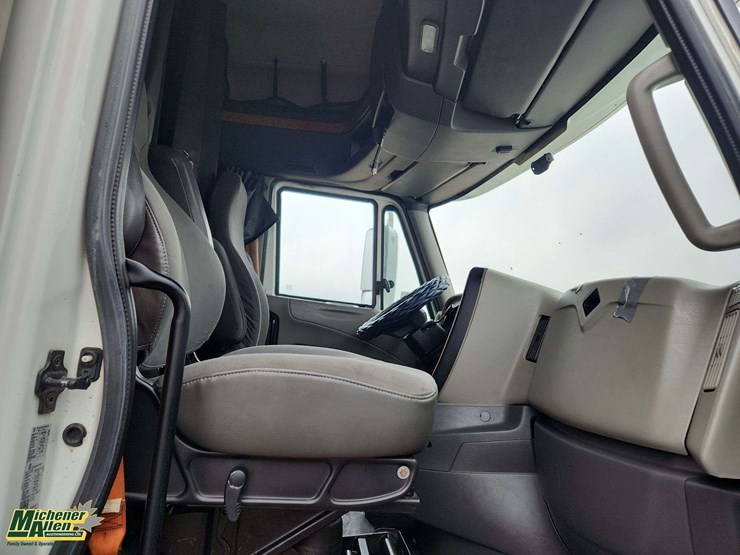 2014-international-prostar-image-20