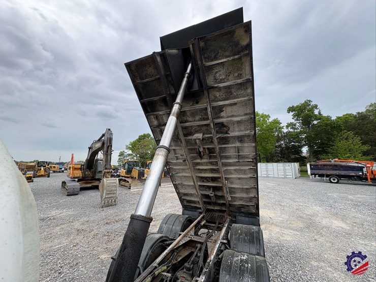 2007-international-sf525-t/a-dump-truck-image-81