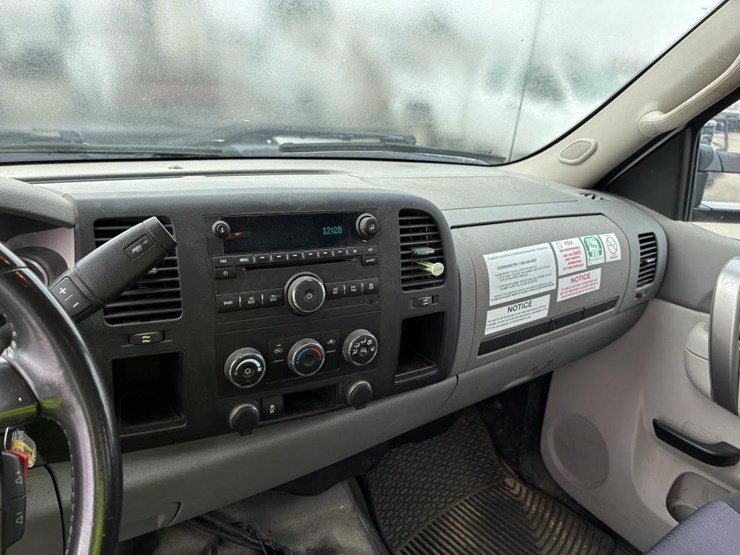 2012-gmc-sierra-3500-image-16