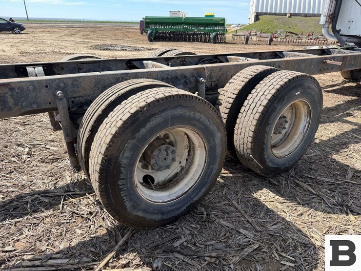 2000-mack-ch612-image-25