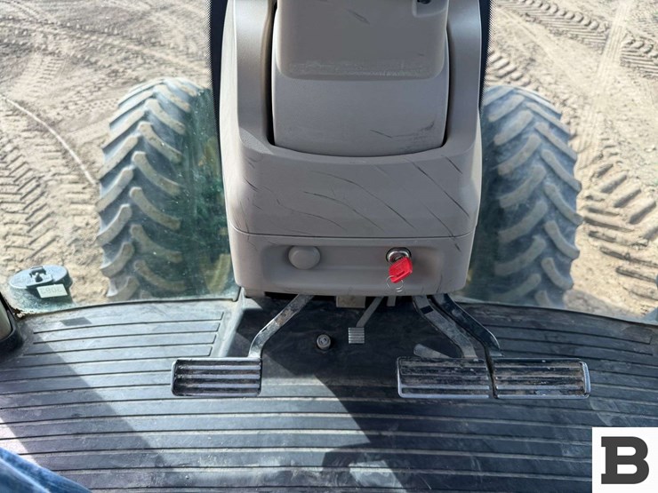 2014-john-deere-8295r-image-74