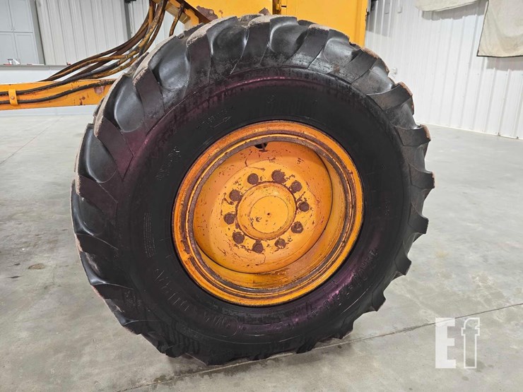 2005-caterpillar-140h-image-31