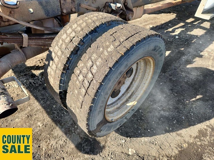 2013-ford-f550-image-31