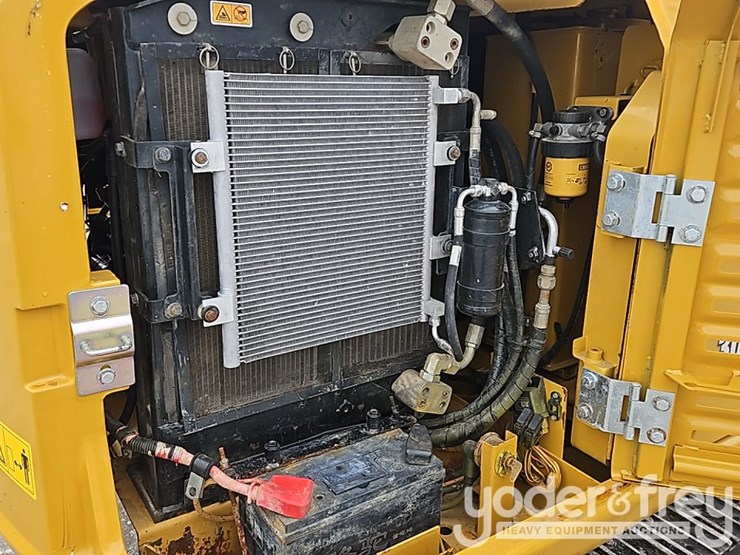 2018-caterpillar-305.5-image-25