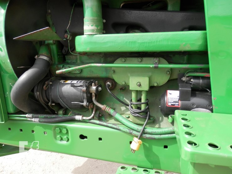 john-deere-4240-image-10