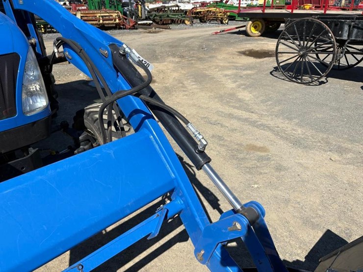 new-holland-t2320-image-14