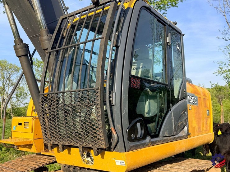 2019-deere-160g-lc-image-24