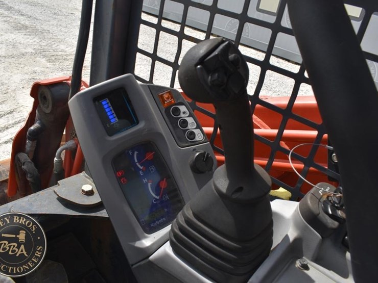 2019-kubota-svl95-2s-image-40
