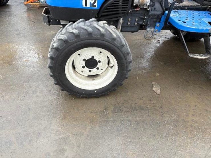 new-holland-tc40a-image-4