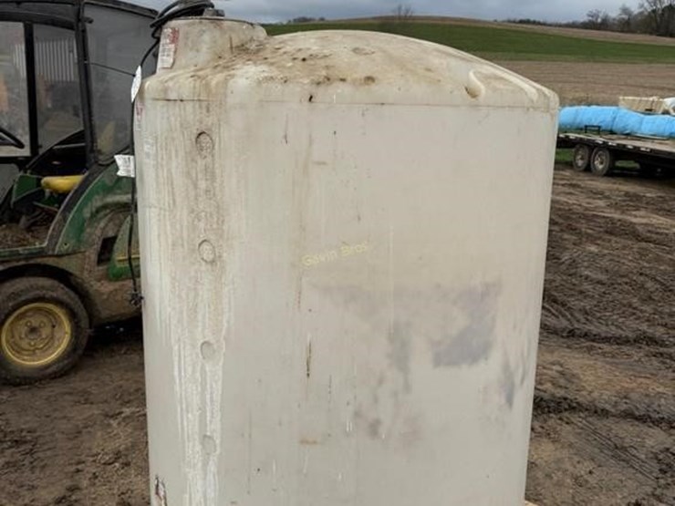 550gal-vertical-tank-image-2