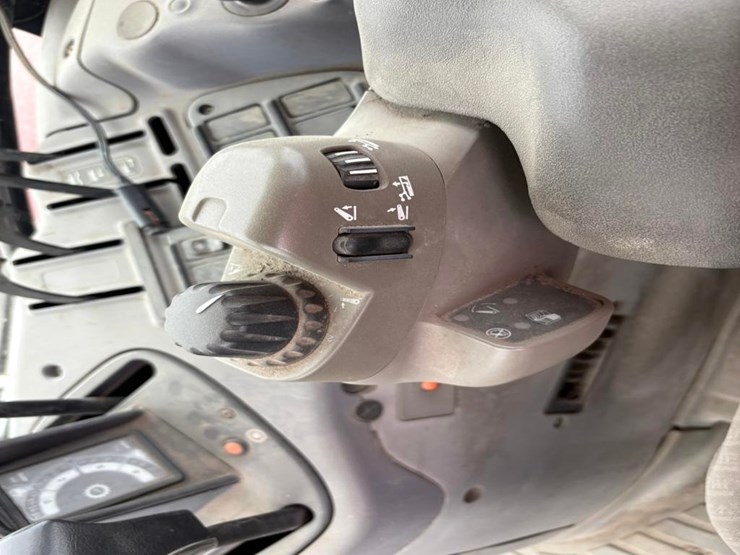 case-mxu125-tractor-image-24