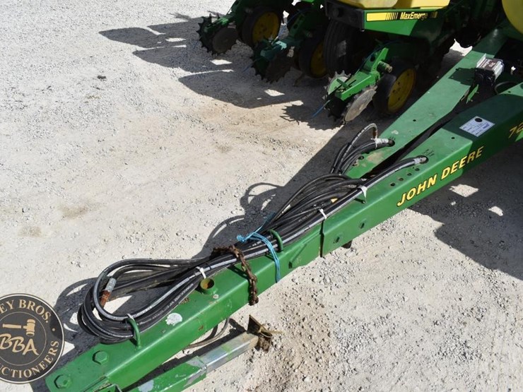 john-deere-7200-image-11