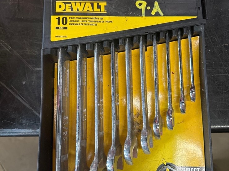 new-dewalt-sae-10pc-open-end-wrench-set-from-3/8in-to-15/16in-image-1