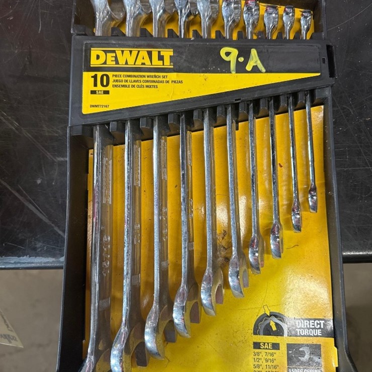 New Dewalt SAE 10pc Open-End Wrench Set from 3/8in to 15/16in