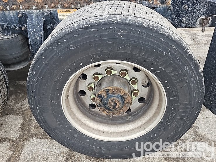 2016-freightliner-cascadia-113-image-21