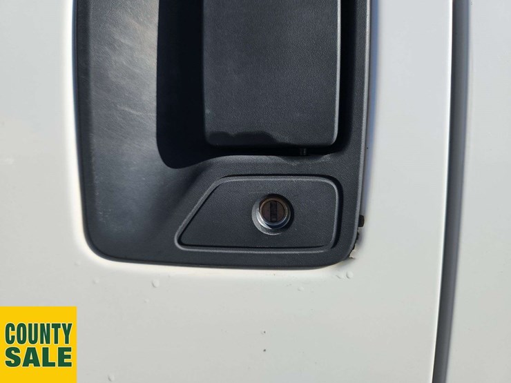 2013-ford-f550-image-40