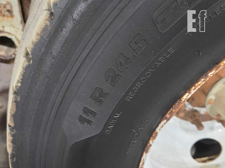 dragon-products-&-industries-vacuum-tank-trailer-image-20