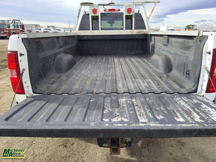 2012-chevrolet-silverado-2500hd-image-15