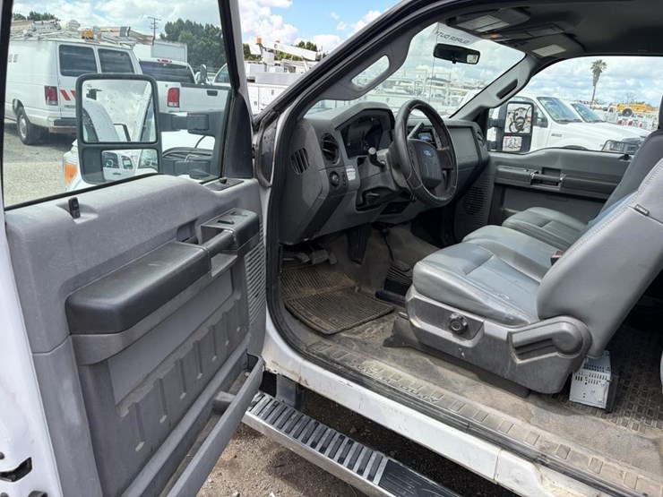 2011-ford-f250-image-12