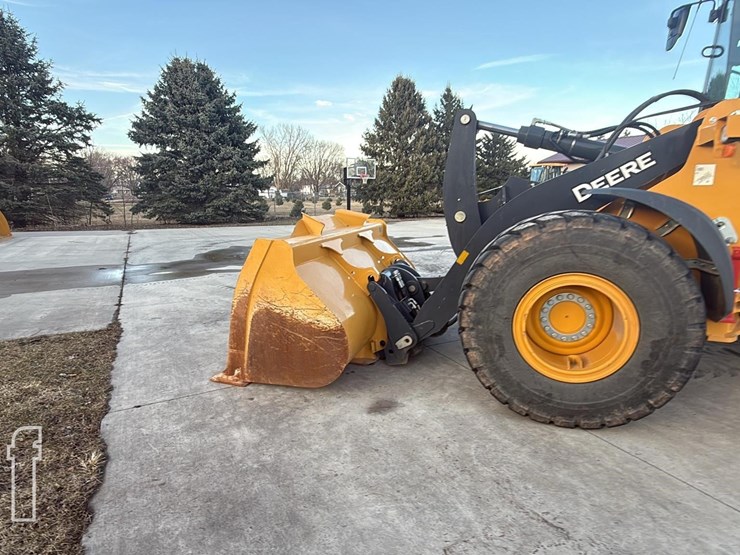 2024-deere-624-p-tier-image-10