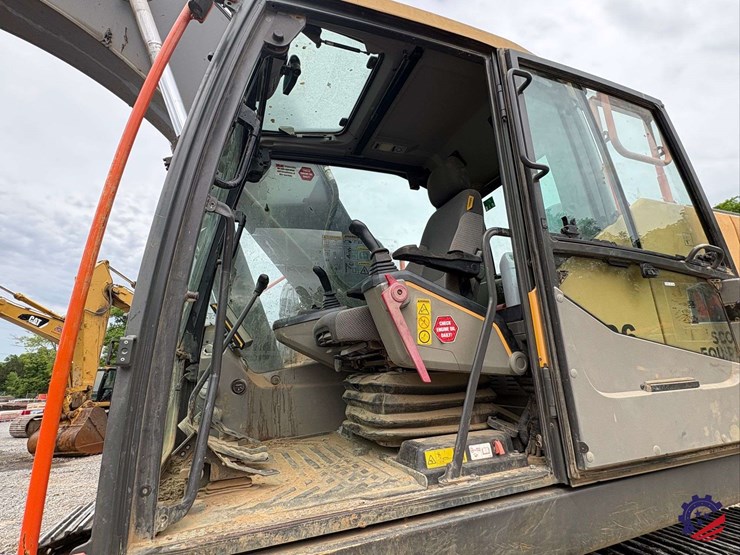 2017-volvo-ec300el-image-71