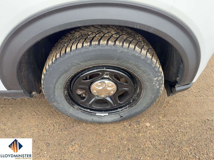 2020-ford-explorer-police-interceptor-image-11