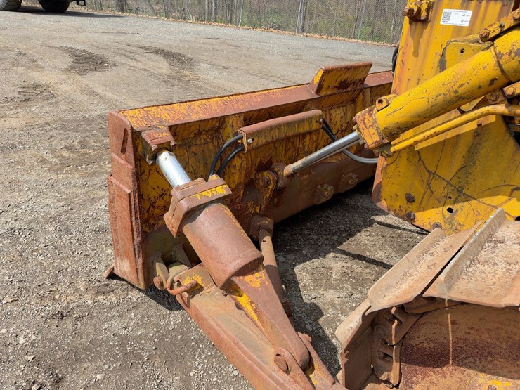 caterpillar-d6-image-10