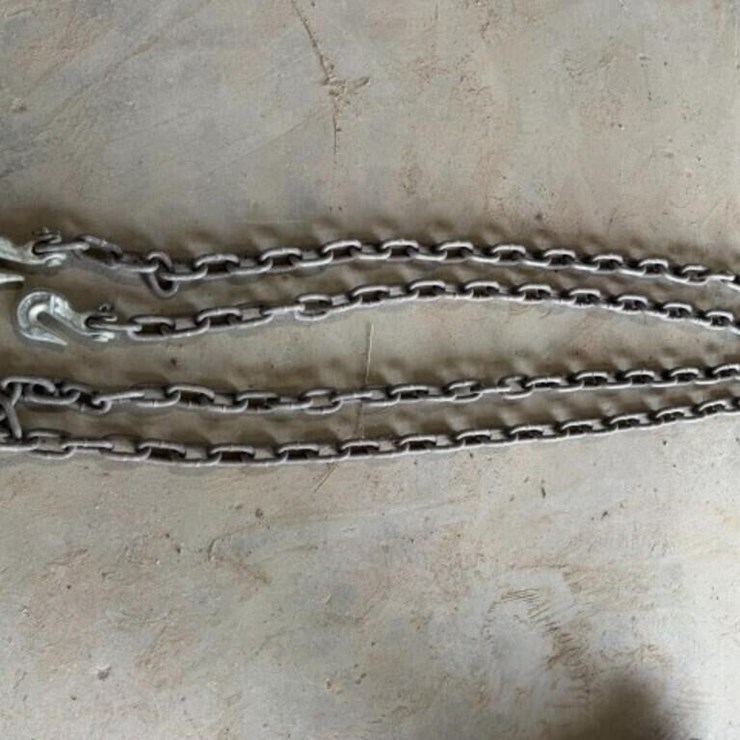 Small- 12' Chain, 2 Hooks