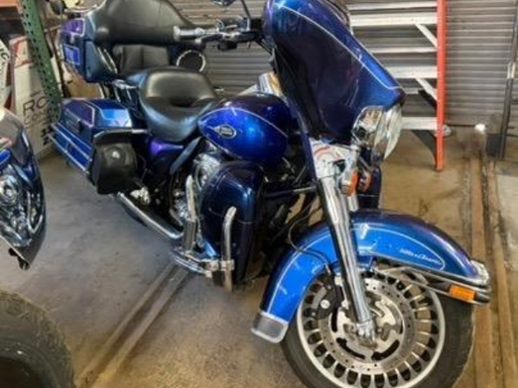 2009-harley-davidson-flhtcui-motorcycle-image-1