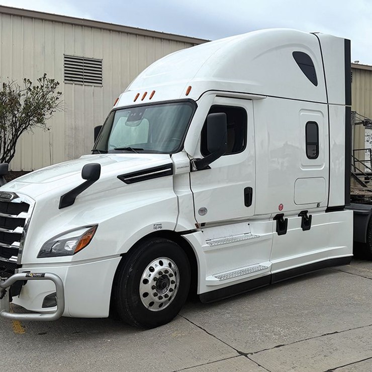 2023 FREIGHTLINER CASCADIA 126