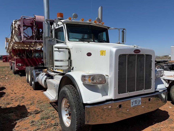 2013-peterbilt-367-image-1