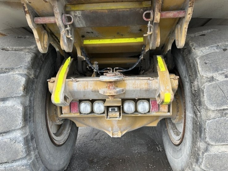 2012-caterpillar-ad55b-image-35