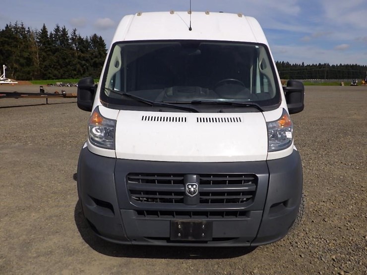 2018-dodge-3500-image-2