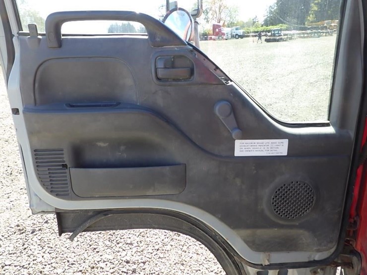 2000-isuzu-nqr-image-26