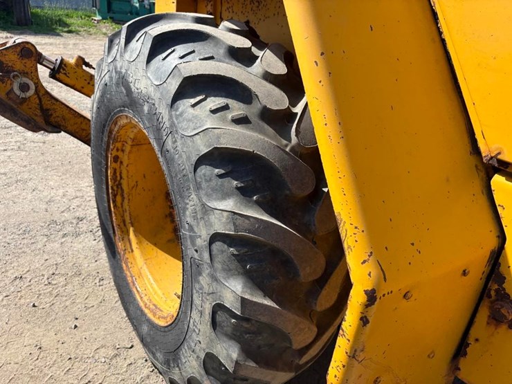 john-deere-310-image-9