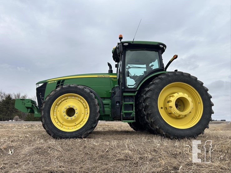 2014-john-deere-8320r-image-8