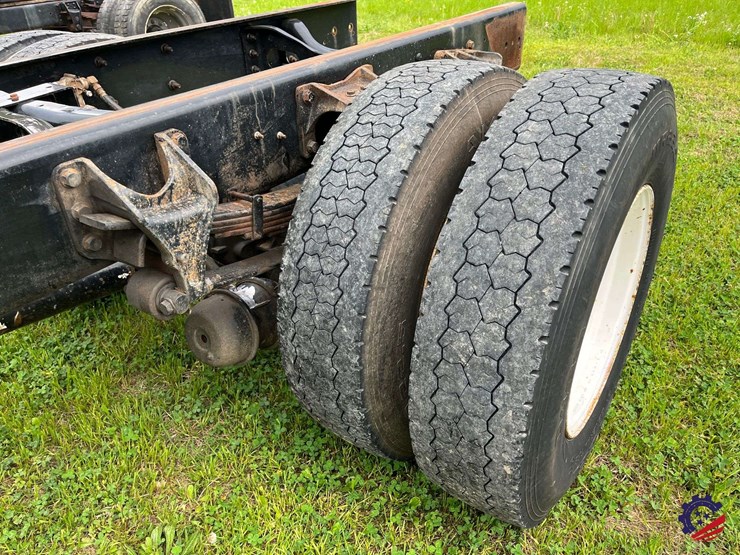 2006-ford-f750-image-11