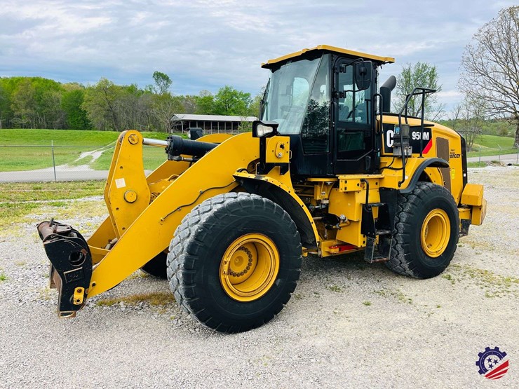 2019-caterpillar-950m-image-1