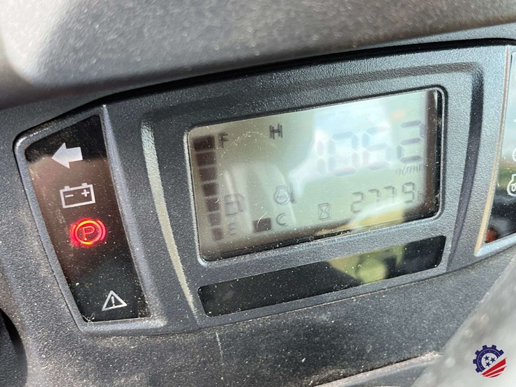 2022-kubota-lx2610hsd-image-67