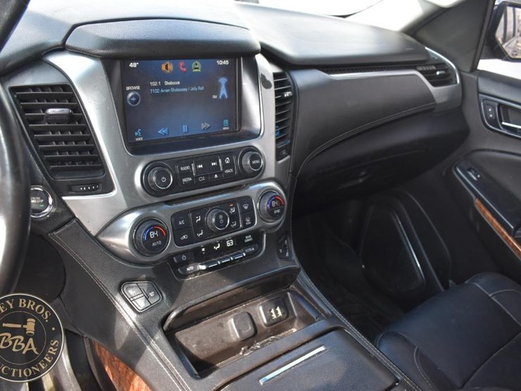 2015-chevrolet-tahoe-ltz-image-19