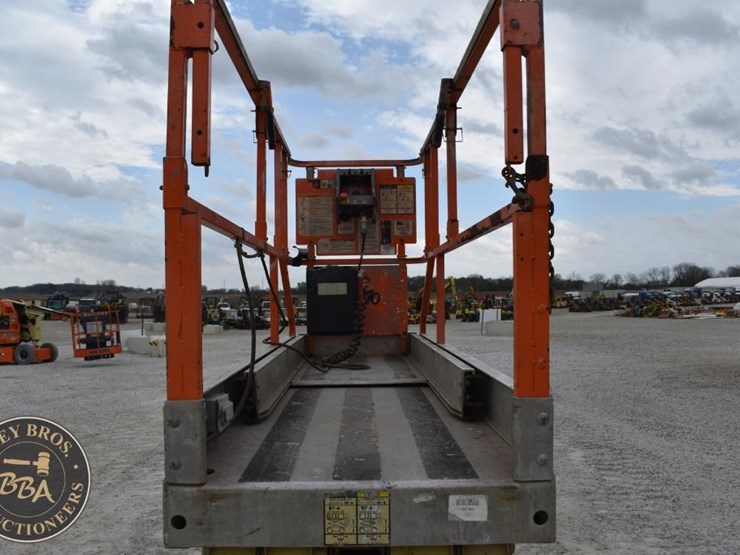 2006-jlg-2630es-image-13