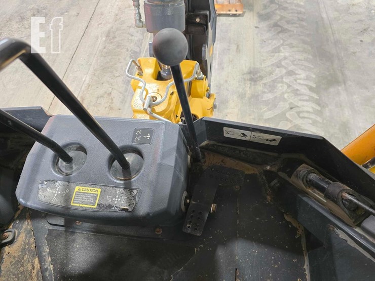 2023-deere-320-p-tier-image-27