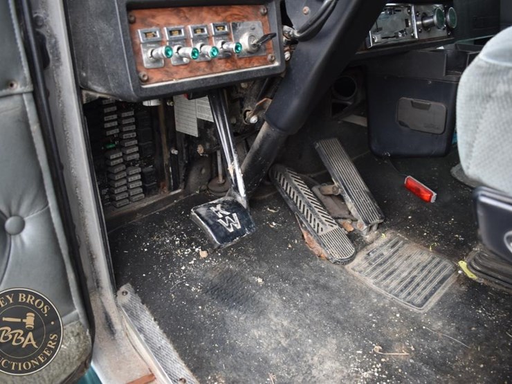 2000-kenworth-t600-image-33