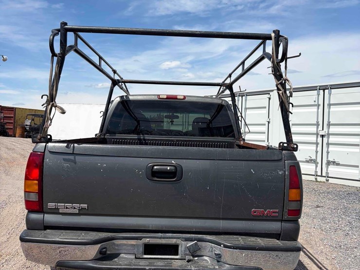 2005-gmc-sierra-limited-image-4