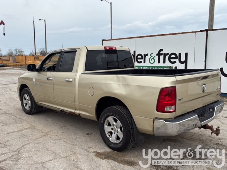 2011-dodge-ram-1500-image-4